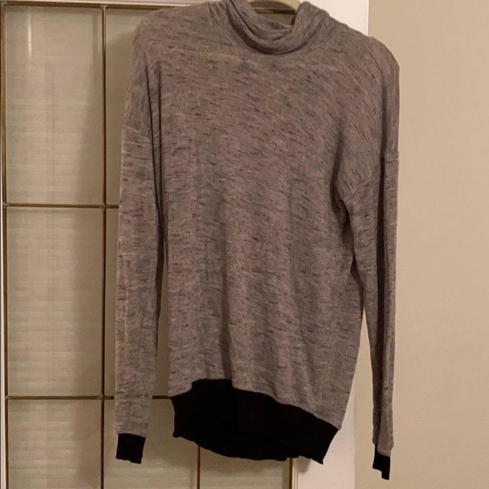 Wilfred Turtleneck Light Knit Sweater